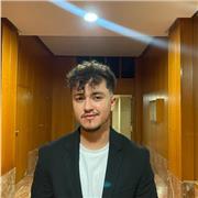 Estudiante de trabajo social, con alto nivel de inglés hablado y escrito, con experiencia en clases particulares a niños y adolescentes